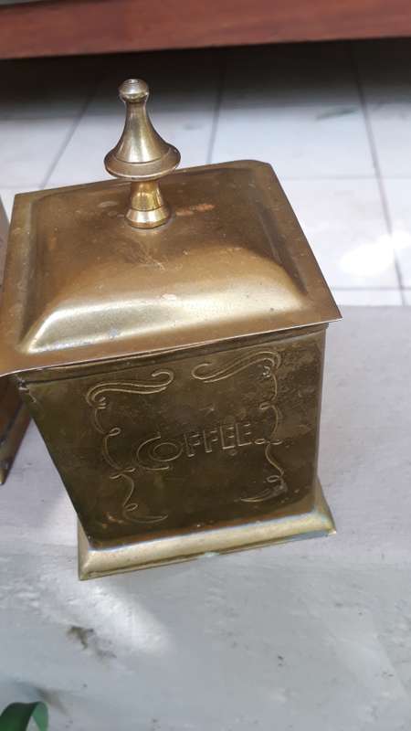 VINTAGE BRASS KITCHENALIA  ETCHED/CHASED SMALL TEA & COFFEE CANNISTERS LIDS & FINIALS