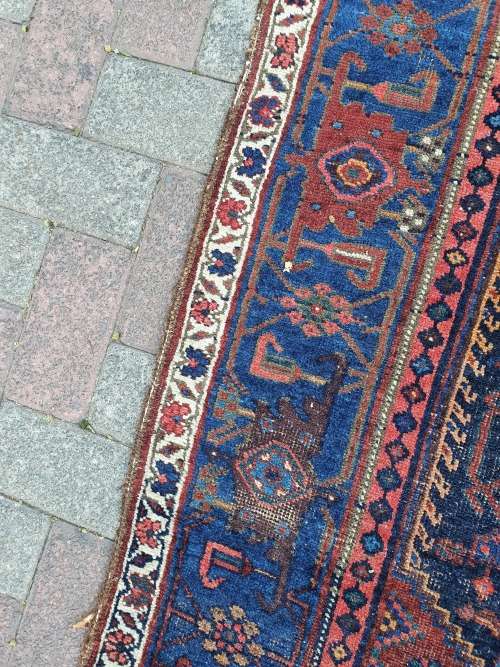 BEAUTIFUL PERSIAN HAND KNOTTED TRIBAL GEOMETRIC FLORAL RUG SUPER COLOURS 238CM BY 144CM HAS WEAR