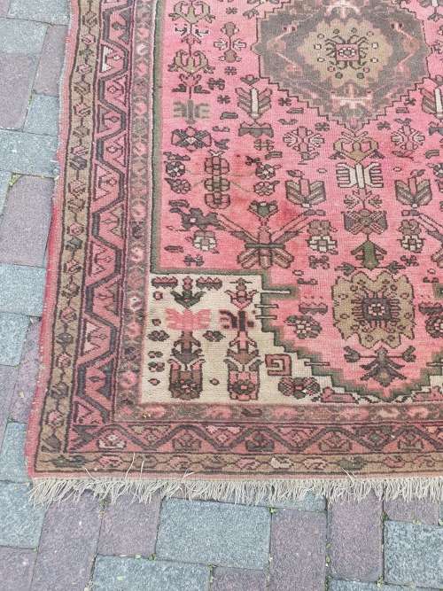 HAND KNOTTED PERSIAN HAMADAN RUG. GEOMETRIC FLORAL PINK  BROWN BEIGE TONES