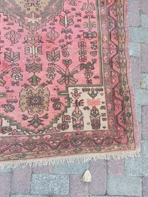 HAND KNOTTED PERSIAN HAMADAN RUG. GEOMETRIC FLORAL PINK  BROWN BEIGE TONES