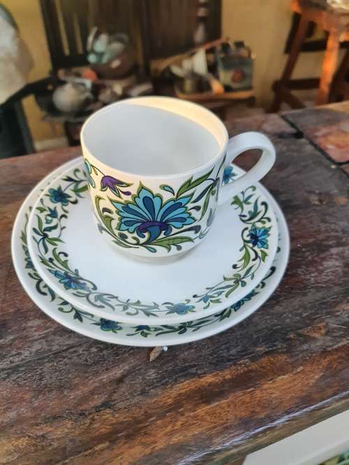 VINTAGE RETRO MIDWINTER STAFFORSHIRE ENGLAND SPANISH GARDEN DESIGN JESSIE TAIT TRIO no 2