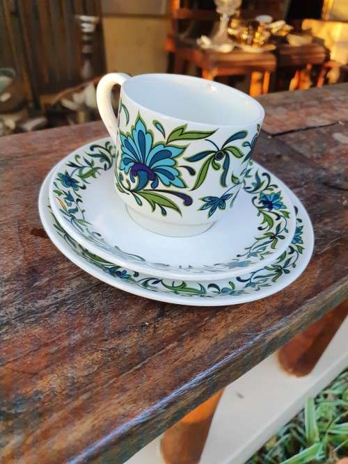 VINTAGE RETRO MIDWINTER STAFFORSHIRE ENGLAND SPANISH GARDEN DESIGN JESSIE TAIT TRIO no 2
