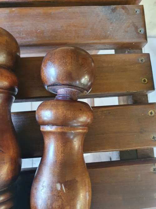 WOOD SALT  AND WOOD PEPPER GRINDER SET