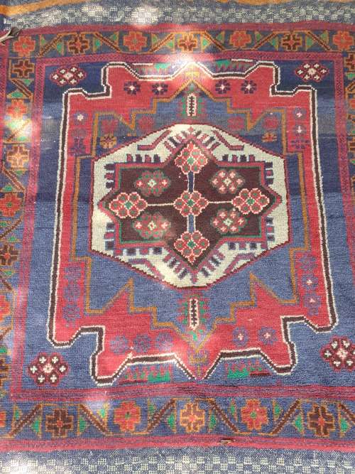 LOVELY PERSIAN / ORIENTAL TRIBAL HAND KNOTTED WOVEN RUG GEOMETRIC FLORAL 149CM BY 84CM NO 3