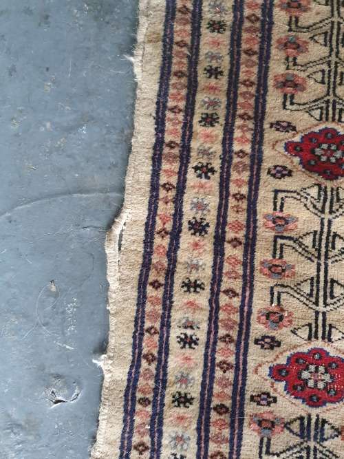 BEAUTIFUL DETAILED VERY FINELY HAND KNOTTED ORIENTAL / PERSIAN CARPET FLORAL ETC