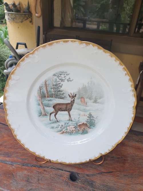 ALTHOUGH UNMARKED SEEMS GOOD QUALITY PORCELAIN DECORATIVE DEER PLATE GILT TRIM