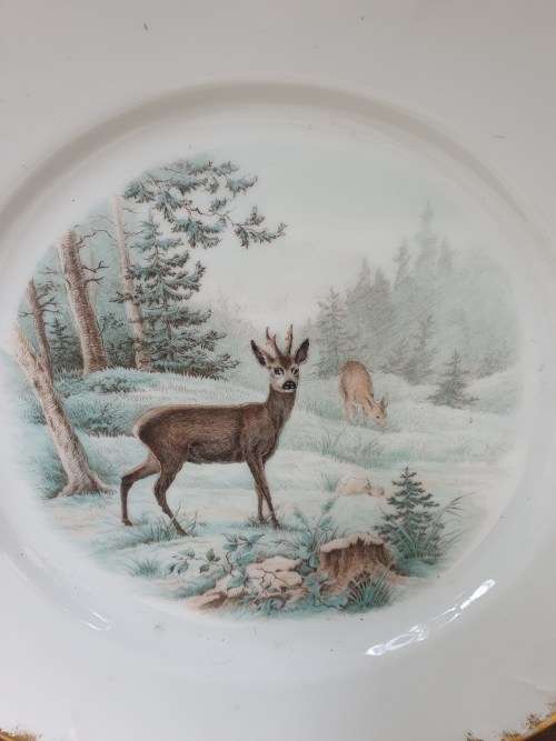 ALTHOUGH UNMARKED SEEMS GOOD QUALITY PORCELAIN DECORATIVE DEER PLATE GILT TRIM