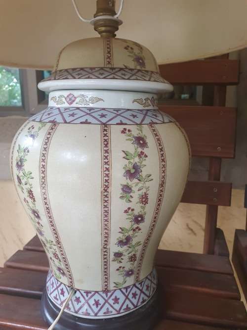 A PAIR OF LARGE ORIENTAL HAND PAINTED GINGER JAR LAMPS ON WOOD BASES FLORAL PLUS  DESIGN