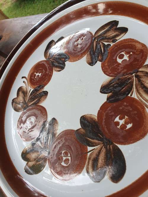 ARABIA FINLAND VINTAGE 1960`S LARGE ROUND PLATTER  OR CHARGER `ANEMONE`