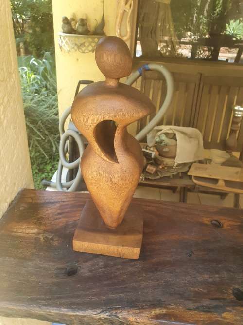 LOVELY AFRICAN WOODEN ABSTRACT SCULPTURE OF A WOMAN??