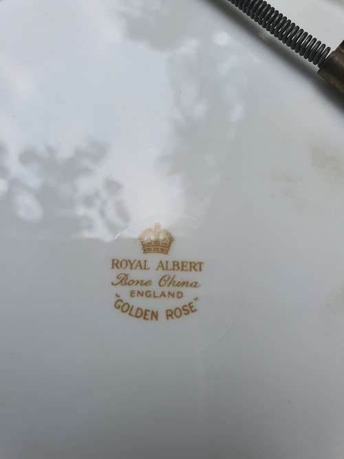 Vintage Royal Albert `Goldden Rose` dinner plate scalloped