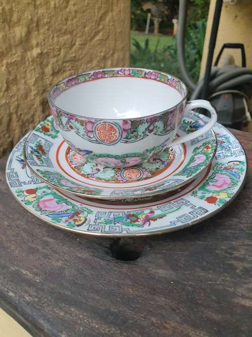 Vintage Lovely hand painted oriental (Chinese) Famille Rose tea trio