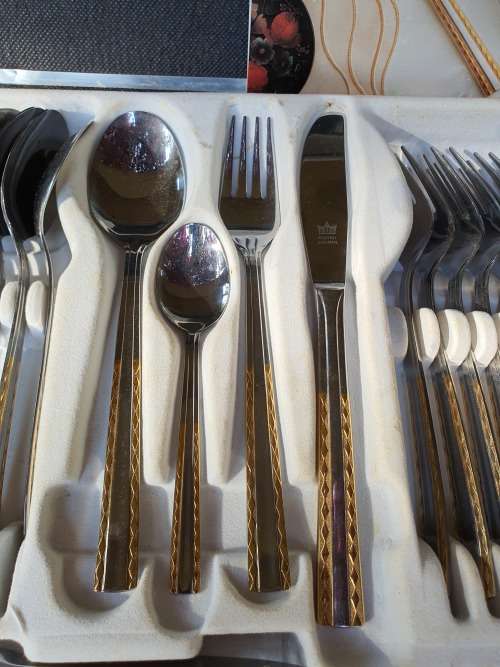 for crysiapharoah  Vintage sBs Bestecke Solingnen 24k trim gold plated boxed cutlery set 69 pieces
