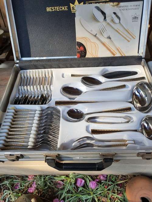 for crysiapharoah  Vintage sBs Bestecke Solingnen 24k trim gold plated boxed cutlery set 69 pieces