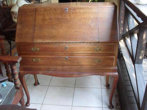 FANTASTIC & SHOWY IMPRESSIVE VINTAGE WRITING BUREAU WITH BUN FEET. PLEASE VIEW