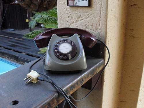 YES! THIS ONE IS FOR THE COLLECTOR VINTAGE AEI CENTENARY MAROON & GREY TELEPHONE WITH ORIGINAL? PLUG
