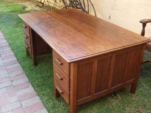 LARGE SOLID PARTRIDGE WOOD 6 DRAWER  DESK. F-A-B-U-L-O-U-S