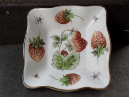 LOVELY CONDITION, COALPORT PIN DISH WITH STRAWBERRY & INSECTS