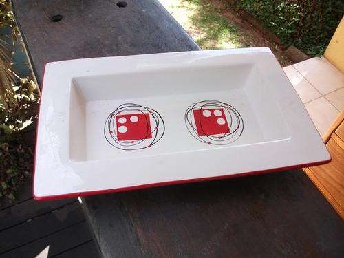 EXTREMELY APPEALING RETRO LOOK DOMINO ESSENCE RECTANGULAR DISH BLACK, RED & WHITE AUSTRALIAN DESIGN