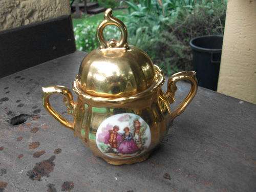 WOULD SAY VINTAGE " LIMOGE"  STYLE GOLD SUGAR BOWL & LID (HAS ROMANTIC MAN & WOMAN)