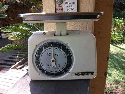 VINTAGE TOWER KITCHEN SCALE... THIS ONE IS 10KGS
