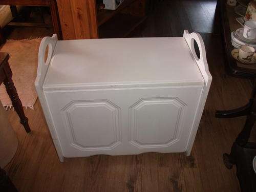 MULTI PURPOSE WHITE LAUNDRY BOX/CHEST (USE AS STOOL) VERY NICE PIECE!