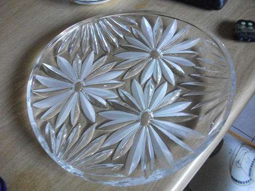 WALTHER GLASS????? SERVING PLATTER WITH LARGE DAISY FLOWER DESIGN
