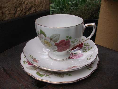 COLCLOUGH C6 TEA TRIO WITH ROSES & LEAF. LOVELY!