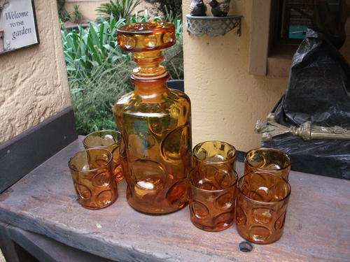COMPLETE SET! RETRO??  CONTEMPORARY? ITALIAN AMBER GLASS DECANTER PLUS SIX MATCHING GLASSES