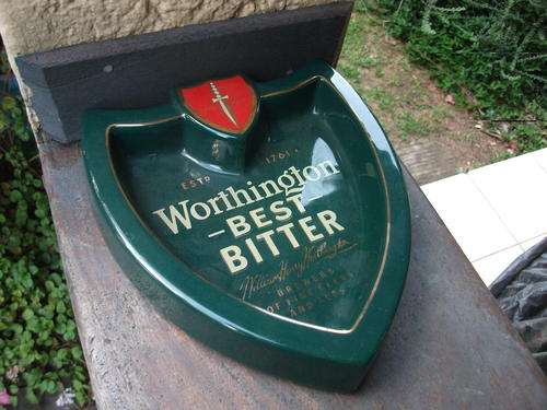 HCW PROMOTIONS GLAZED CERAMIC WORTHINGTON BEST BITTER PUB PIECE (ASH TRAY??)
