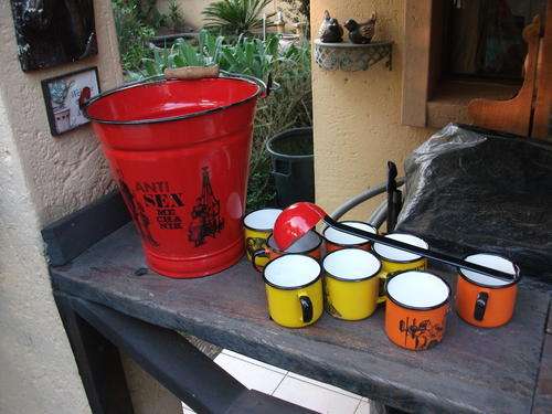 WOW!! WHAT DOES A TRAIN, CAT, BUCKET, IRONMAN, QUEEN, DOG & LADLE ETC HAVE IN COMMON??