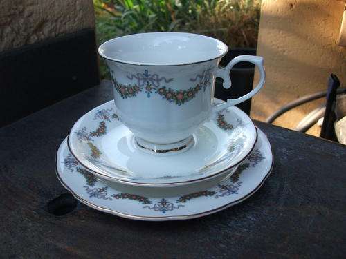 REDUCED!!!  VINTAGE?? ROYAL WESSEX "SPRING GARLAND" TEA TRIO DESIGNED BY CANDIDA HAND
