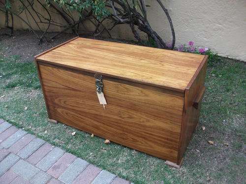 LARGE VINTAGE RETRO  1970'S KIST. NICE PIECE AT A NICE PRICE!