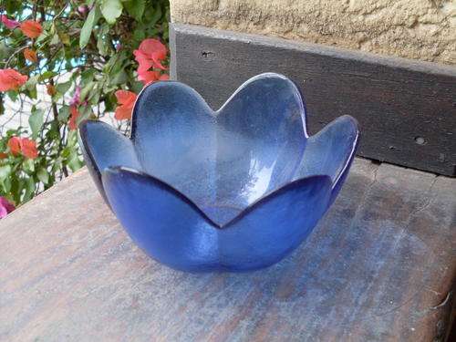 COULD BE VASE, SWEETIE BOWL OR CANDLE HOLDER. A BEAUTIFUL  GLASS BLUE LILY TYPE BOWL