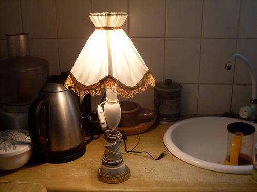 EXQUISITE ONYX/MARBLE LAMP BASE WITH BRASS DETAIL ITALIAN OR ITALIAN STYLE WITH SHADE WOW!!!