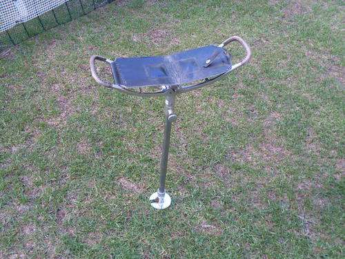 RATHER USEFUL PORTABLE HUNTING STICK OR SEAT. GREAT FOR OUTDOOR EVENTS.