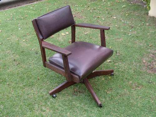 THE MOST STUNNING PARTRIDGE WOOD OFFICE SWIVEL CHAIR ON CASTORS . AWESOME AND COMFORTABLE