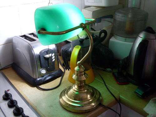 VINTAGE???? TRADITIONAL BANKERS OR LAWYERS BRASS LAMP WITH GREEN SHADE