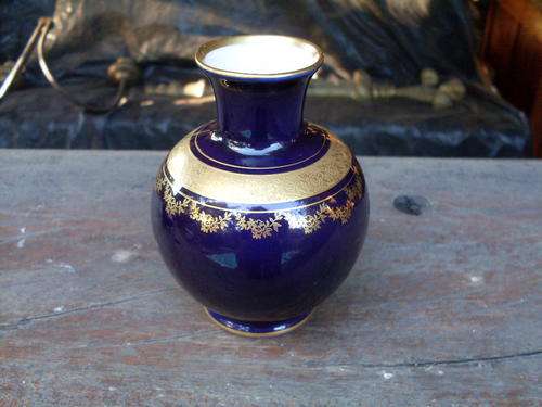BEAUTIFUL LINDNER ECHT COBALT (BLUE) KUEPS BAVARIA U.S. ZONE VASE WITH ROSE GILT DETAIL +++ GORGEOUS