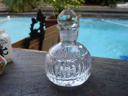 BEAUTIFUL CRYSTAL PERFUME BOTTLE WITH STOPPER