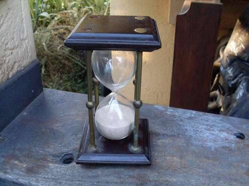 VERY HANDSOME LARGE?? HOURGLASS BRASS BRIDGING PIECES  & SQUARE WOOD FRAME & THE GLASS