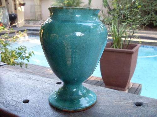 ABSOLUTELY BEAUTIFUL VINTAGE  LARGE LINNWARE (LINN WARE) POTTERY VASE GREENS/BLUES WOW!