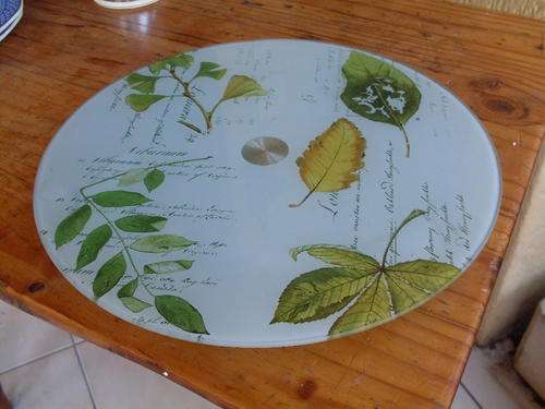 VERY NICE TRANSFER PRINT LEAF DETAIL GLASS LAZY SUSAN . ATTRACTIVE TABLE PIECE