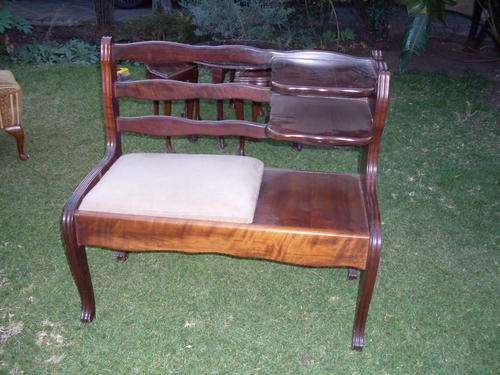 GOT TO LOVE IT!!  STYLISH &  LOVELY VINTAGE SOLID IMBUIA WOOD TELEPHONE TABLE.  ARISTO CRAFT