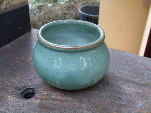 FANTASTIC COLLECTABLE LINNWARE BOWL OR VASE CLEARLY MARKED WITH IMPRESSED L W