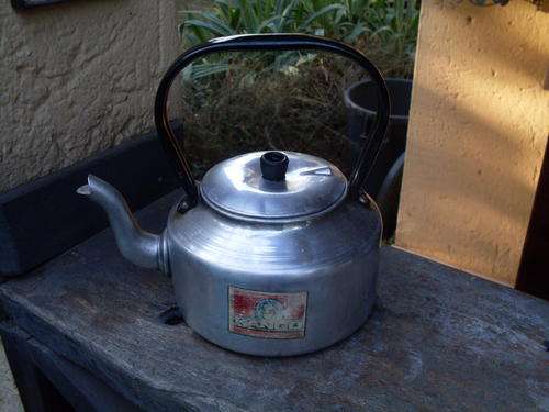 SMALL KANGO ALUMINIUM TEAPOT (FOR CAMPING??)