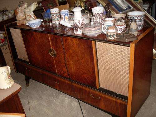 A MUST VIEW TO ENJOY. VINTAGE LARGE RETRO PHILLIP'S RADIOGRAM. IT IS BRILLIANT! MEMORIES!!!