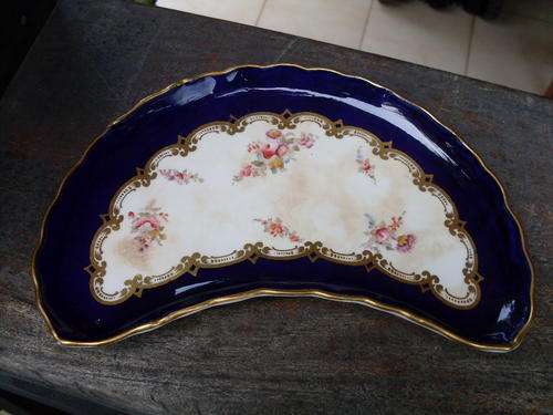 COALPORT CRESCENT SHAPED SERVING / SIDE DISH COBALT BLUE GILT WITH ROSE + FLORAL DETAIL