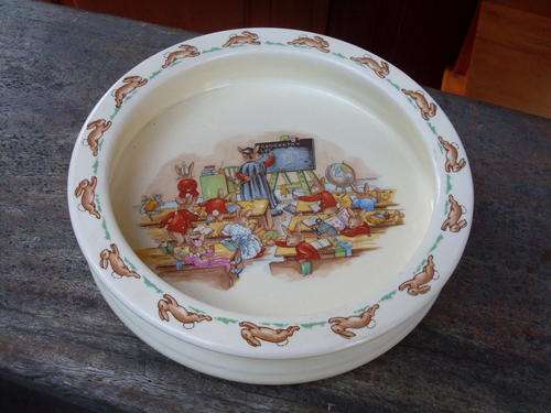 ROYAL DOULTON "BUNNYKINS" MADE IN ENGLAND PORRIDGE BOWL SCHOOL TIME