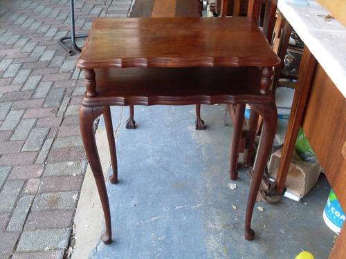 REDUCED SOPHISTICATED VINTAGE QUEEN ANN LEGS TWO TIER TABLE (TELEPHONE, OCCASIONAL, SIDE, ENTRANCE_